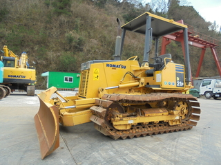 中古建設機械 中古 ブルドーザ コマツ D21P-8E0 写真