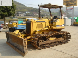 中古建設機械 中古 コマツ KOMATSU ブルドーザ  D31P-18