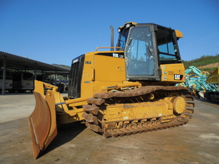 中古建設機械 中古 ブルドーザ キャタピラー D3K 写真