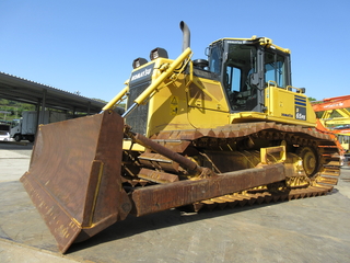 中古建設機械 中古 ブルドーザ コマツ D65PX-17 写真