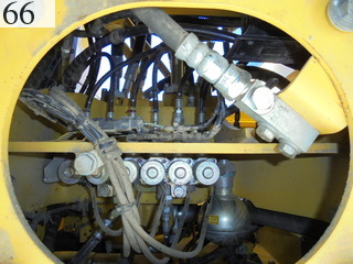 中古建設機械 中古 コマツ 油圧ショベル・バックホー ０．７－０．９立米 PC200-10