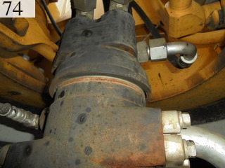 中古建設機械 中古 コマツ 油圧ショベル・バックホー ０．７－０．９立米 PC200-10