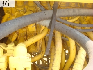 中古建設機械 中古 コマツ KOMATSU 油圧ショベル・バックホー ０．７－０．９立米 PC200-6E