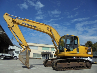 中古建設機械 中古 油圧ショベル コマツ PC200-8N1 写真