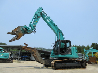 中古建設機械 中古 自動車 解体機 ニブラー コベルコ建機 SK235SRD-3 写真
