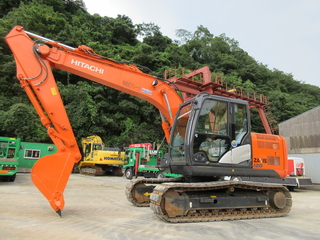 中古建設機械 中古 油圧ショベル・バックホー ZX120-5B 写真