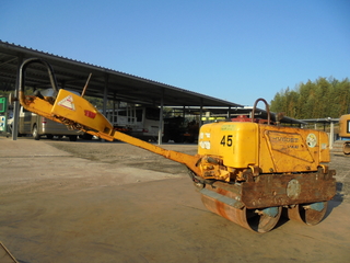 中古建設機械 中古 ハンドローラー 酒井重工業 HV60ST 写真