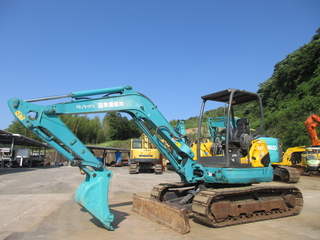 中古建設機械 中古 ミニ油圧ショベル クボタ U-40-3S 写真