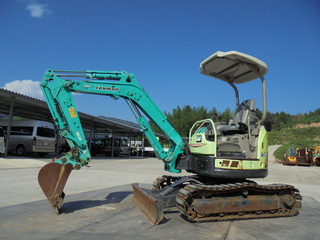 中古建設機械 中古 ミニ油圧ショベル ヤンマーディーゼル ViO27-5 写真