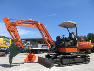 中古建設機械 中古 ミニ油圧ショベル・ミニバックホー 日立建機 ZX35U-2 写真