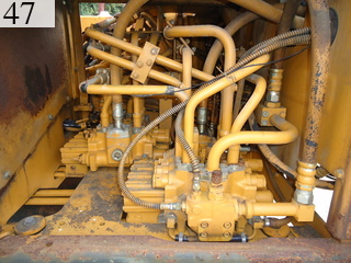 中古建設機械 中古 コマツ KOMATSU 油圧ショベル・バックホー ０．７－０．９立米 PC200-2