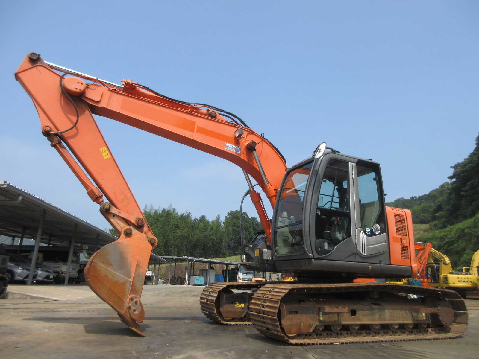 中古建設機械 中古 日立建機 HITACHI 油圧ショベル・バックホー ０．４－０．５立米 ZX135US-3