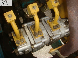 中古建設機械 中古 コマツ KOMATSU 油圧ショベル・バックホー ０．１立米以下 PC20-7