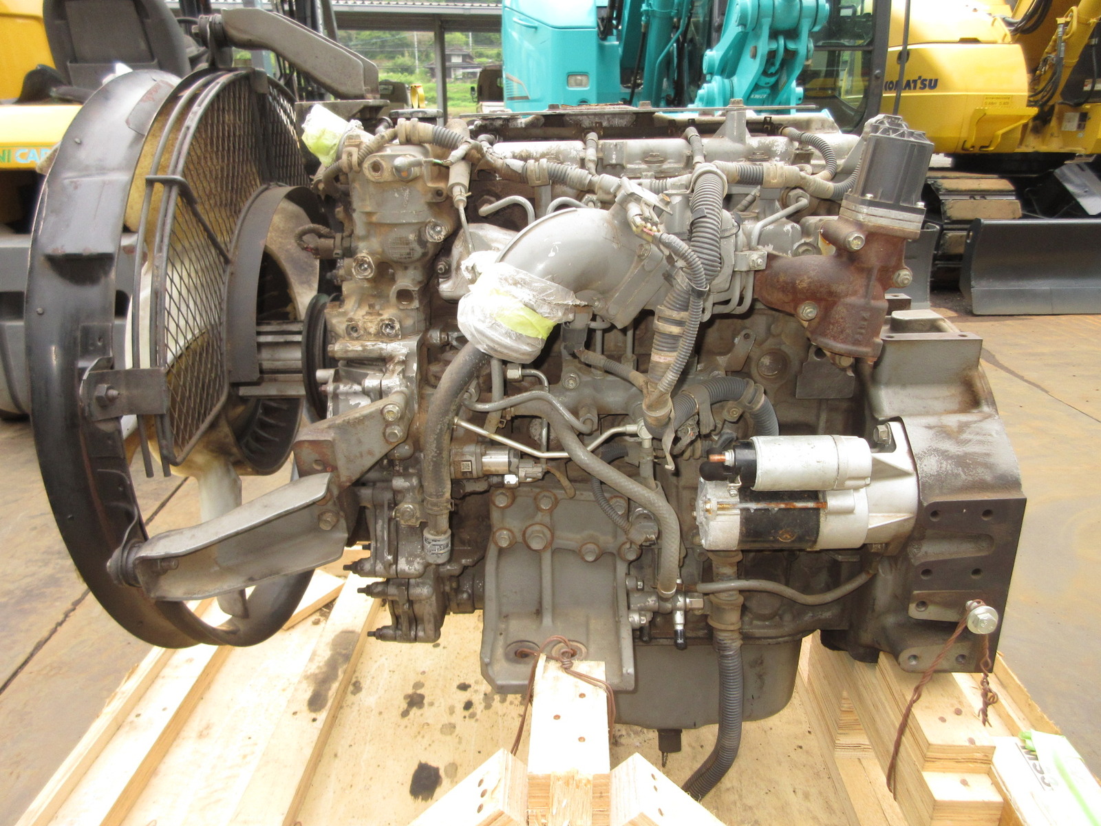 中古建設機械 中古 日立建機 エンジン ディーゼルエンジン AJ-4JJ1XYSA-03 写真