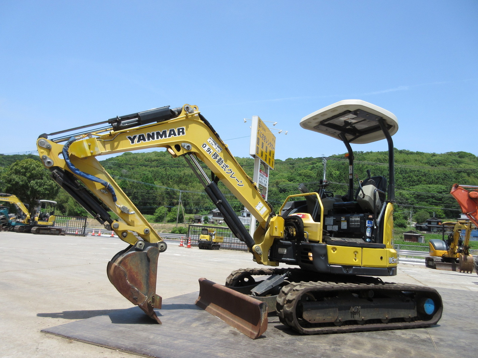 Used Construction Machine Used YANMAR Excavator 0.2-0.3m3 ViO30-6 Photos