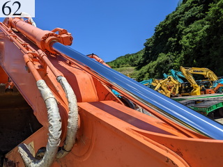 中古建設機械 中古 日立建機 HITACHI 油圧ショベル・バックホー ０．７－０．９立米 ZX225USR-6