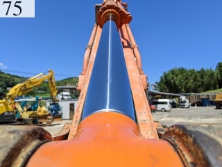 中古建設機械 中古 日立建機 HITACHI 油圧ショベル・バックホー ０．７－０．９立米 ZX225USR-6