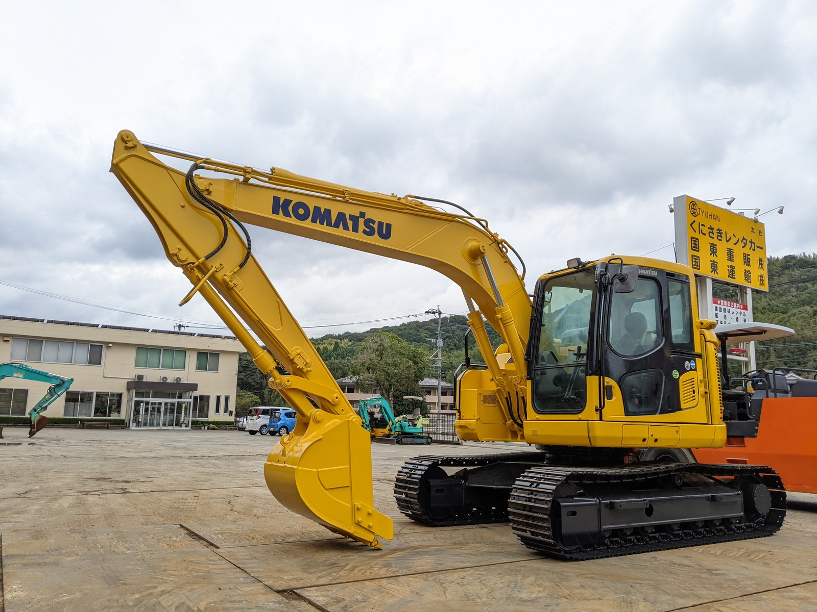 中古建設機械 中古 コマツ KOMATSU 油圧ショベル・バックホー ０．４－０．５立米 PC128US-11