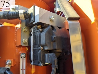 中古建設機械 中古 日立建機 HITACHI 油圧ショベル・バックホー ０．４－０．５立米 ZX120-6