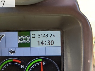 中古建設機械 中古 日立建機 HITACHI 油圧ショベル・バックホー ０．７－０．９立米 ZX225US-5B