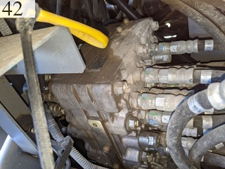 中古建設機械 中古 日立建機 HITACHI 油圧ショベル・バックホー ０．７－０．９立米 ZX225US-5B