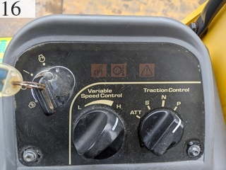 中古建設機械 中古 コマツ KOMATSU ホイール・ローダ １．０立米以下 WA30-6