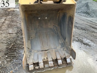 中古建設機械 中古 コマツ KOMATSU 油圧ショベル・バックホー ０．７－０．９立米 PC228US-11