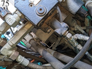 中古建設機械 中古 コベルコ建機 KOBELCO 油圧ショベル・バックホー ０．４－０．５立米 SK135SR-3