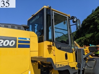 中古建設機械 中古 コマツ KOMATSU ホイール・ローダ １．０立米以上 WA200-8