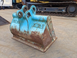 Used Construction Machine Used KOBELCO KOBELCO Bucket Slope bucket SK17SR-5 Slope bucket