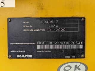 中古建設機械 中古 コマツ KOMATSU ブルドーザ  GD405-7