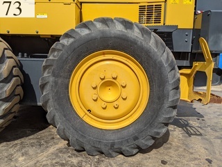 中古建設機械 中古 コマツ KOMATSU ブルドーザ  GD405-7