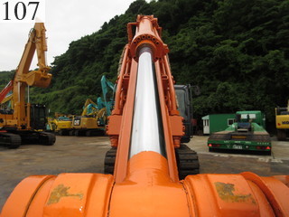 中古建設機械 中古 日立建機 HITACHI 油圧ショベル・バックホー ０．４－０．５立米 ZX135USK-3