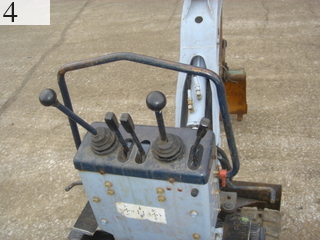 中古建設機械 中古 クボタ KUBOTA 油圧ショベル・バックホー ０．１立米以下 KH-007