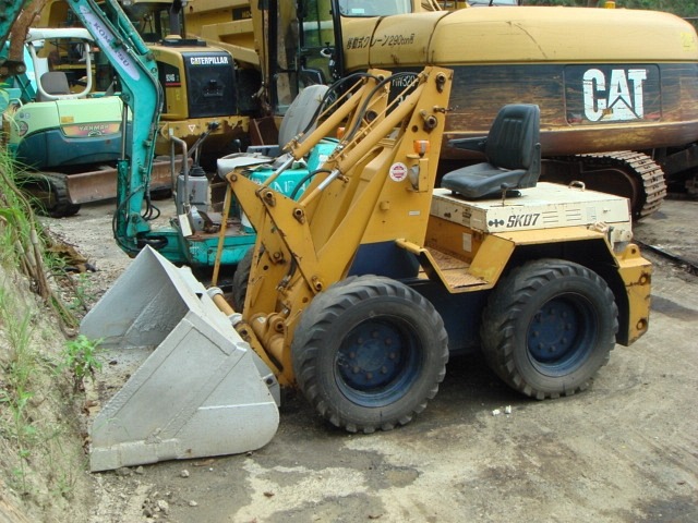 Used Construction Machine Used KOMATSU KOMATSU Skid steer loader Wheel type SK07-2