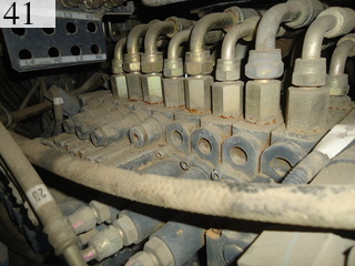 中古建設機械 中古 日立建機 HITACHI 油圧ショベル・バックホー ０．２－０．３立米 ZX55UR-2D