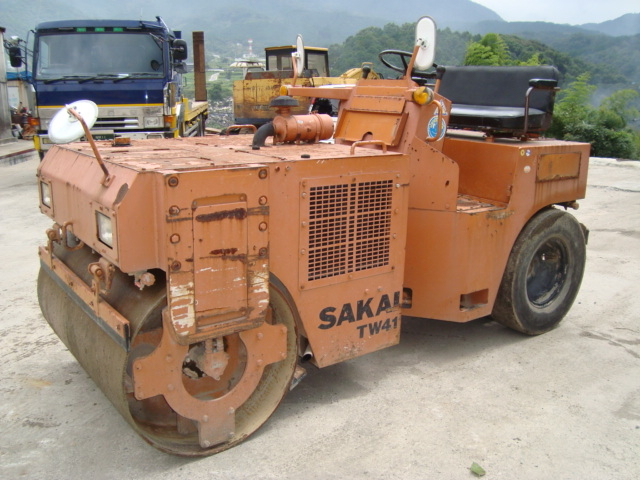 中古建設機械 中古 SAKAI ローラー 舗装用振動ローラー