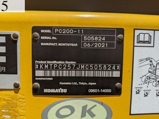 中古建設機械 中古 コマツ KOMATSU 油圧ショベル・バックホー ０．７－０．９立米 PC200-11