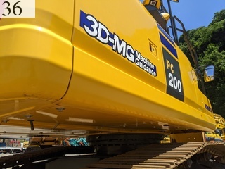 中古建設機械 中古 コマツ KOMATSU 油圧ショベル・バックホー ０．７－０．９立米 PC200-11