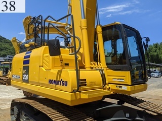 中古建設機械 中古 コマツ KOMATSU 油圧ショベル・バックホー ０．７－０．９立米 PC200-11