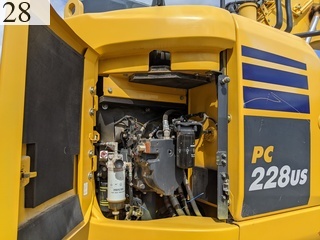 中古建設機械 中古 コマツ KOMATSU 油圧ショベル・バックホー ０．７－０．９立米 PC228US-10