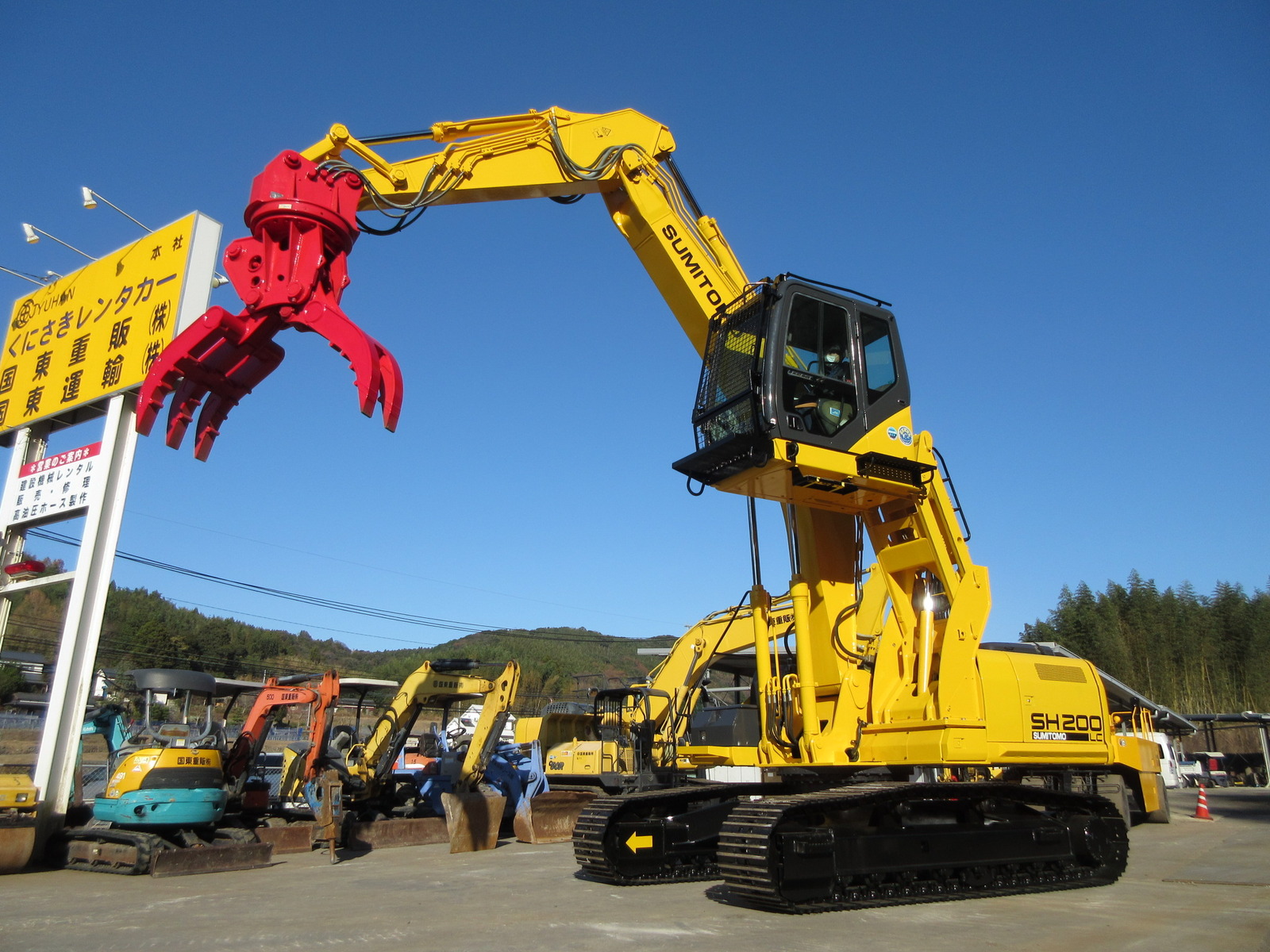 Used Construction Machine used  Material Handling / Recycling excavators Grapple SH200LC-5 Photos
