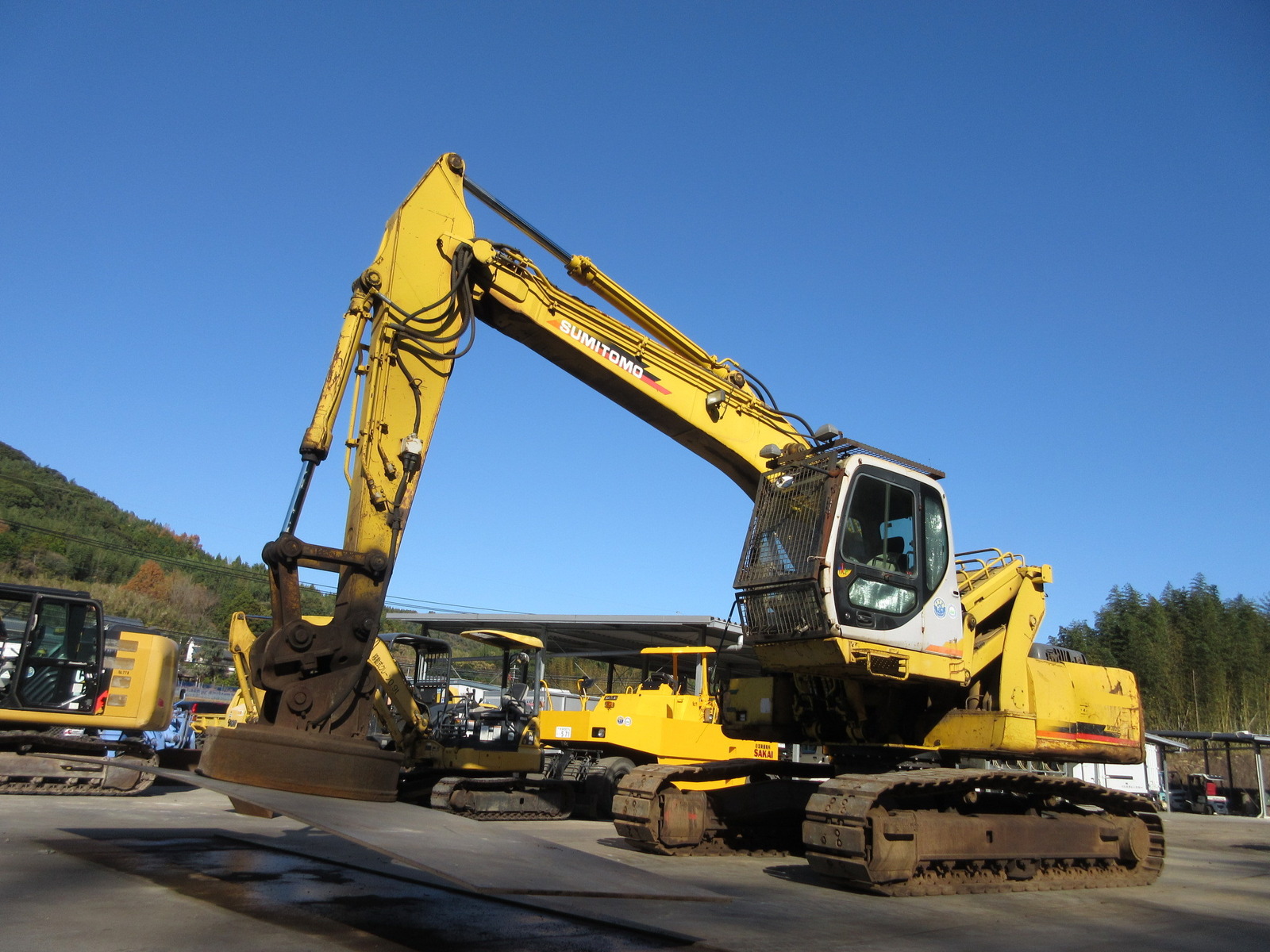 Used Construction Machine used  Material Handling / Recycling excavators Magnet SH220LC-3 Photos