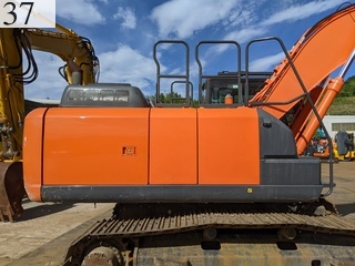 中古建設機械 中古 日立建機 HITACHI 油圧ショベル・バックホー ０．７－０．９立米 ZX200-6