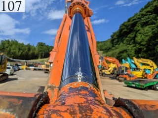 中古建設機械 中古 日立建機 HITACHI 油圧ショベル・バックホー ０．７－０．９立米 ZX200-6