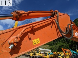 中古建設機械 中古 日立建機 HITACHI 油圧ショベル・バックホー ０．７－０．９立米 ZX200-6