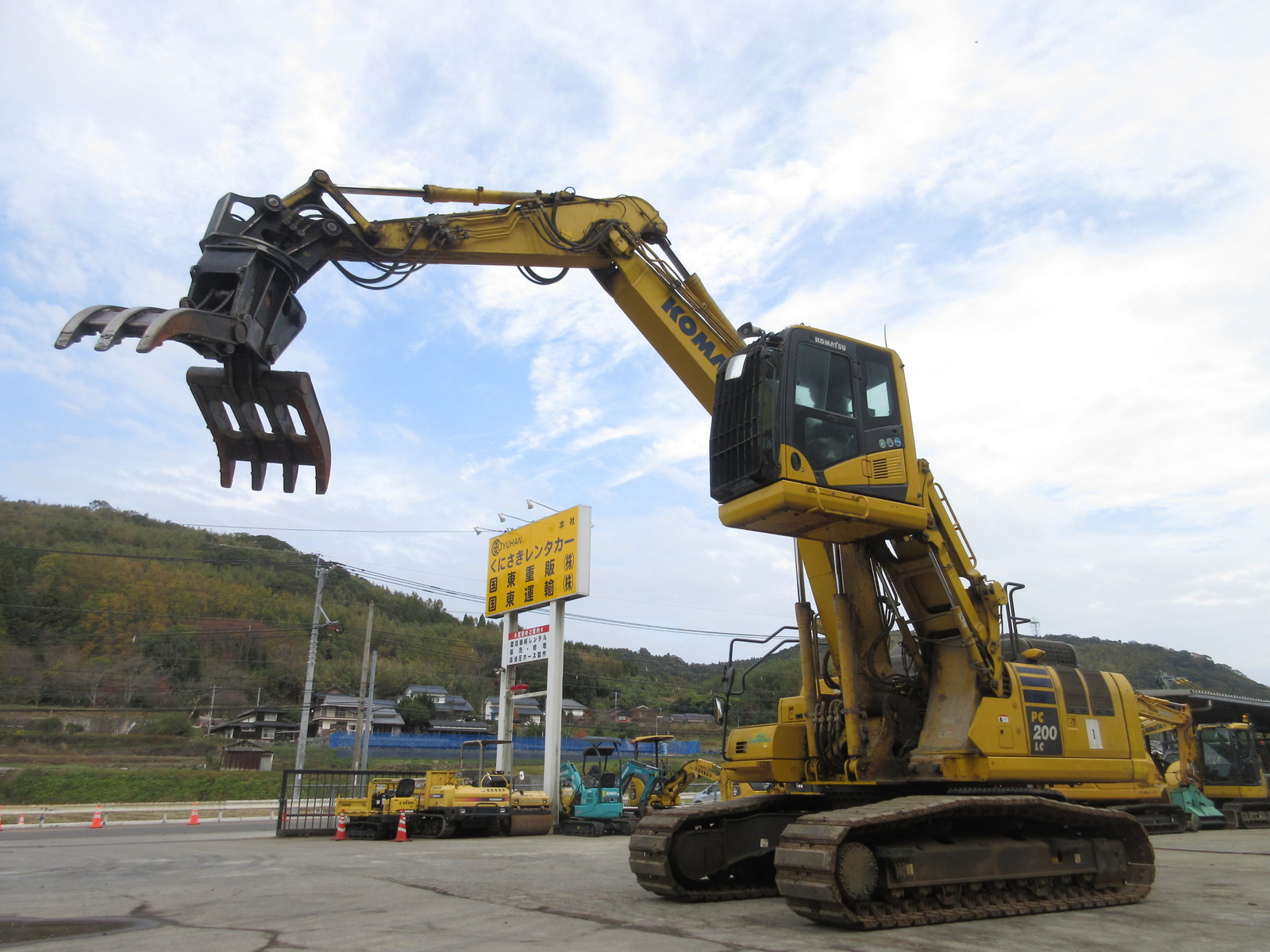 Used Construction Machine used  Material Handling / Recycling excavators Grapple PC200LC-11 Photos