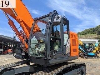 中古建設機械 中古 日立建機 HITACHI 油圧ショベル・バックホー ０．７－０．９立米 ZX225US-5B