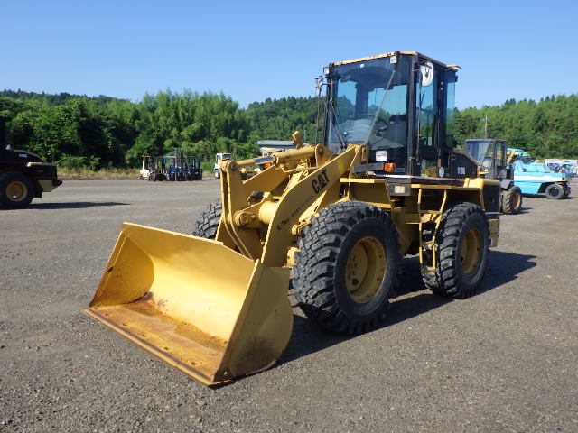 Used Construction Machine Used CAT Wheel Loader bigger than 1.0m3 910G Photos