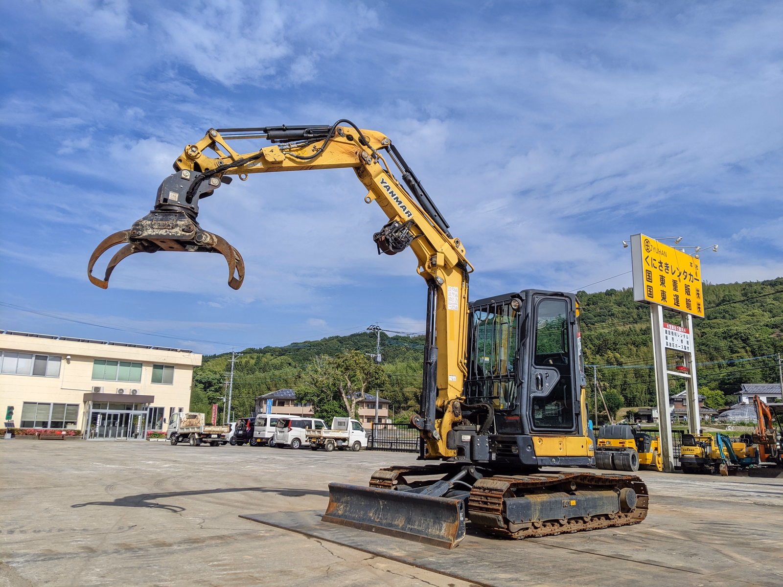 Used Construction Machine Used YANMAR Forestry excavators Grapple / Winch / Blade ViO55-6 Photos